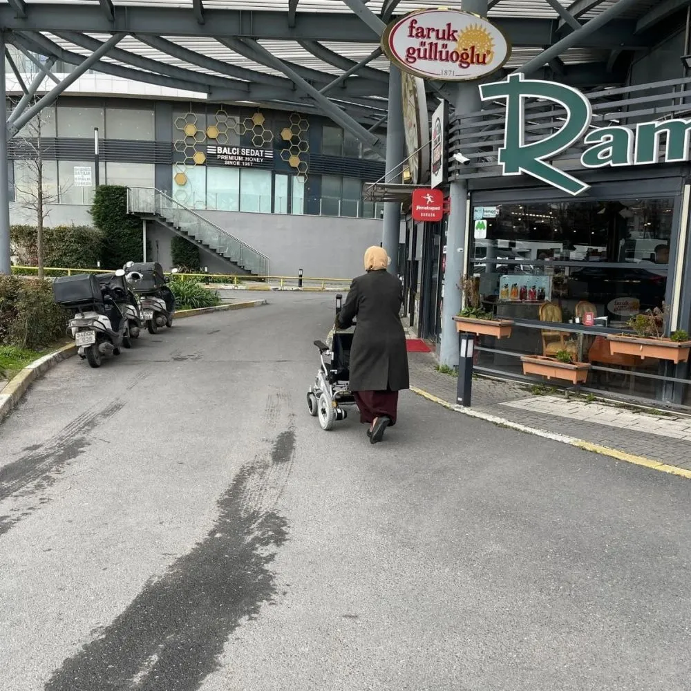 Happy customer of Istanbul Wheelchair Rental, photo 18