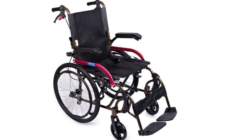 Mini fauteuil roulant léger